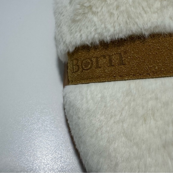 Born Plush White and Brown Faux Fur Slippers Size M(7-8) - Picture 4 of 9